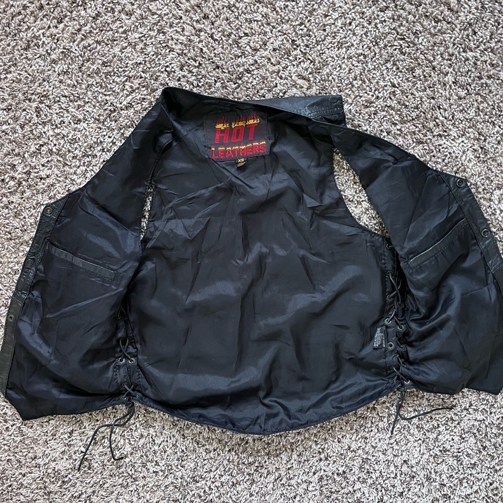 Vintage Hot Leathers Black Leather Vest – Men's XS – Side Lace-Up & Snap Front - Picture 5 of 7